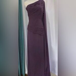 PRICE DROP! STUNNING!  NWT Halston Heritage Plum Long Dress / Gown $995. Size 4